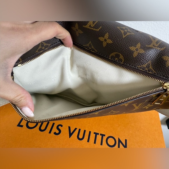 Sold somewhere else 
Louis Vuitton High Rise Bum bag Monogram Canvas - Picture 13 of 15